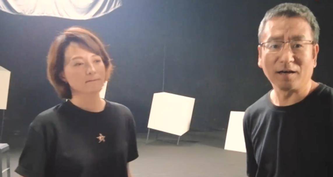 菜园|董卿私下工作状态罕曝光!手捂暖水袋众人跟随,现身菜园超接地气