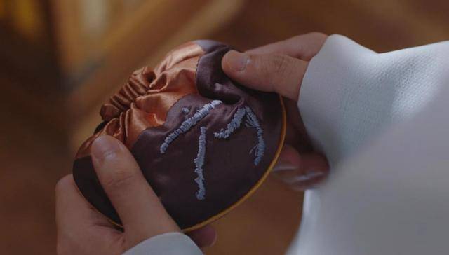 密码|停播2日获1.7亿,备受吐槽的斛珠夫人,是怎么抓住的“流量密码”!