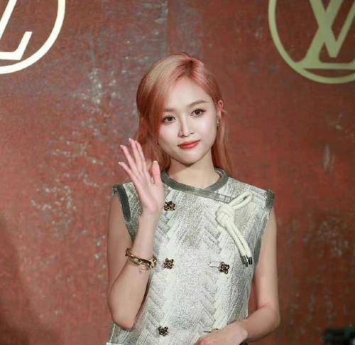 系列 LV红毯生图,众女星比穿“丑衣服”,靠脸完成的时尚度太有记忆点