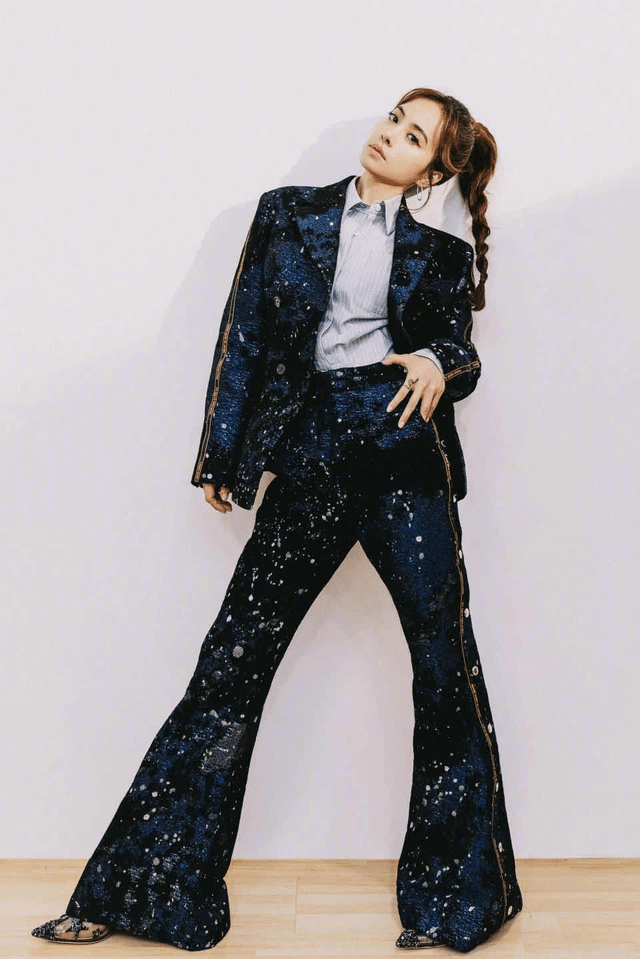 身材 蔡依林真是小个子穿搭模板！穿丝绒西装干练高级，轻松 显高10cm