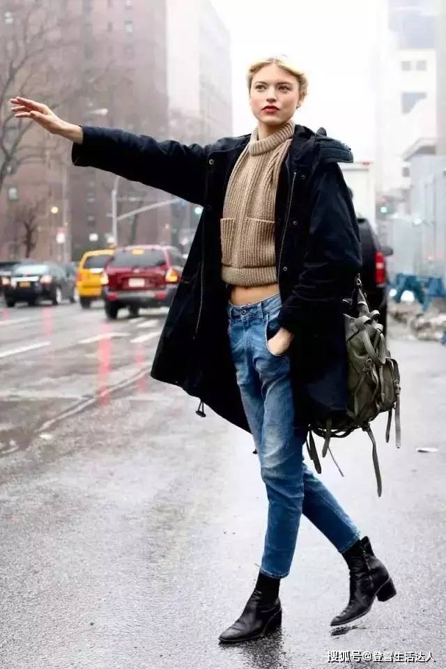 身材 建议牛仔裤不要老搭小白鞋，这3双鞋子更适合，舒适又洋气