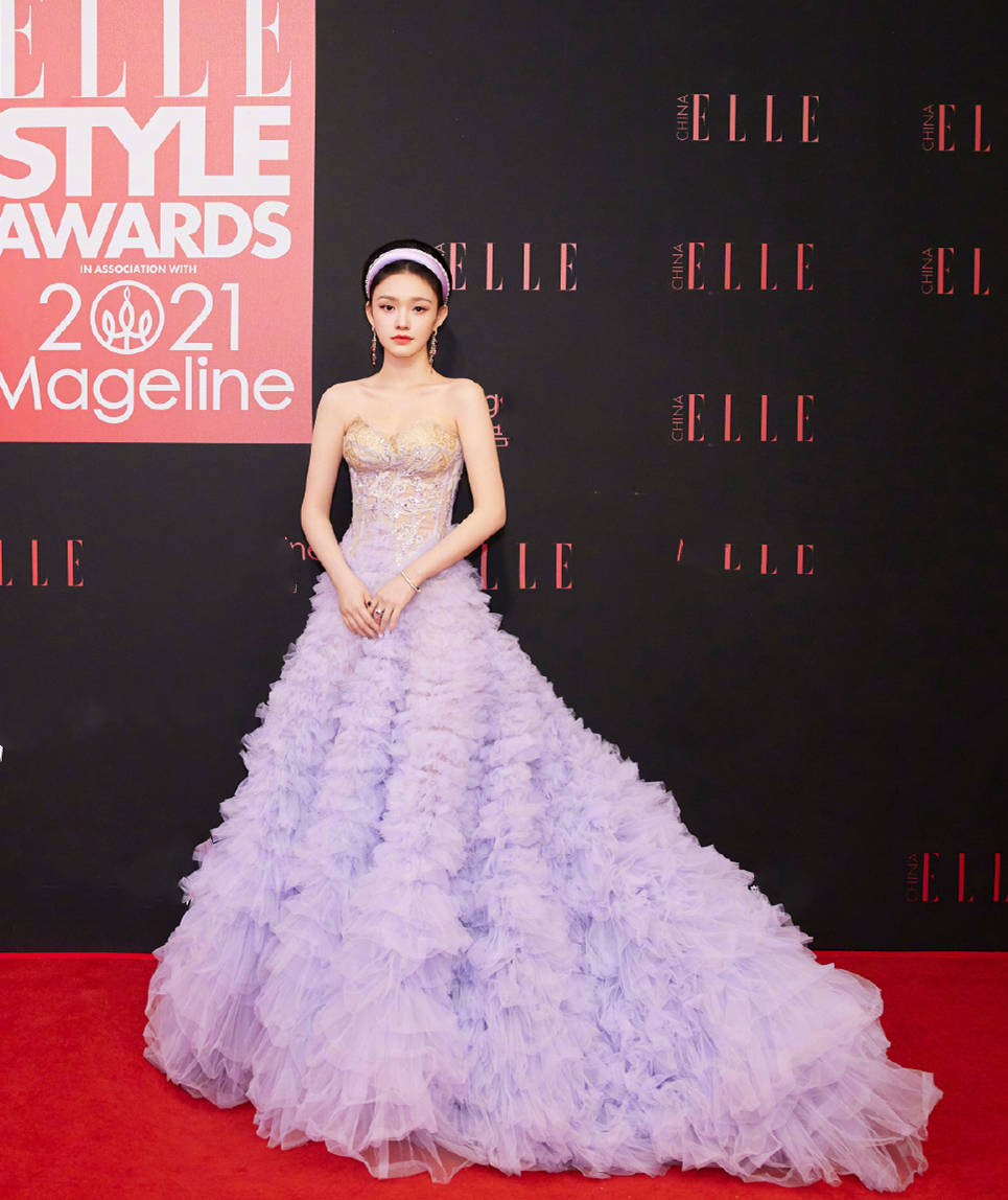 时装 75位明星的ELLE时装造型,王源、热巴,关晓彤,身心造型惹人爱