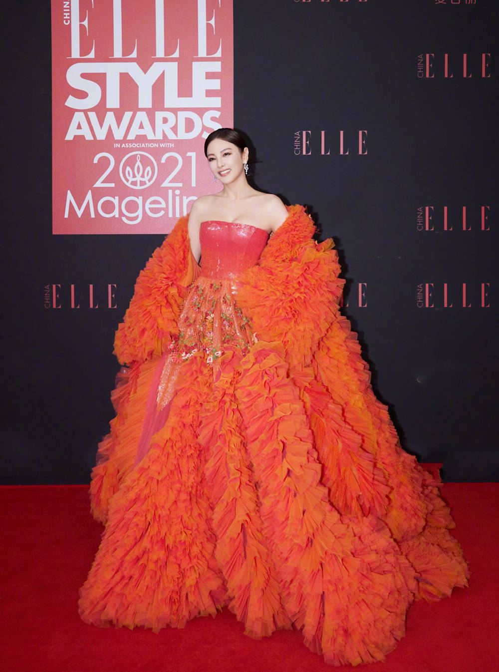 时装 75位明星的ELLE时装造型,王源、热巴,关晓彤,身心造型惹人爱