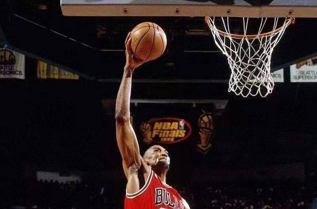 盘点nba罚球线完成扣篮的十大球星卡特第三乔丹仅排第二