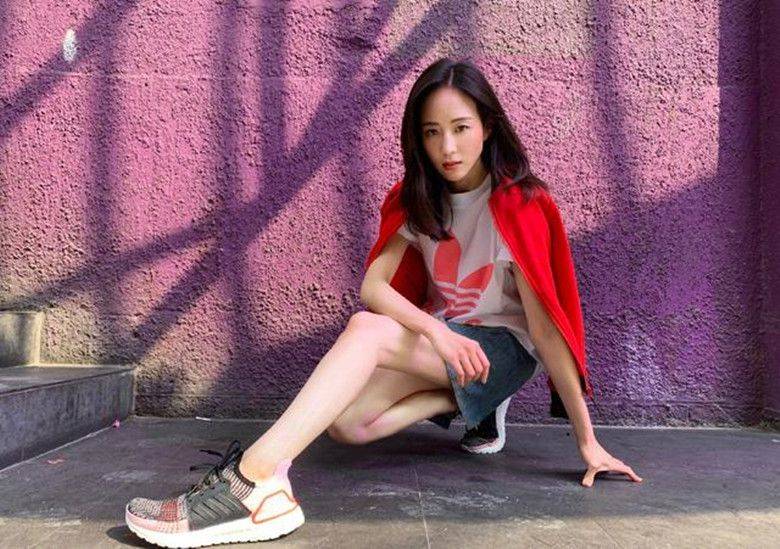 机车 张钧甯穿机车皮衣现身，淡妆而且不是“美颜照”颜值一样“抗打”