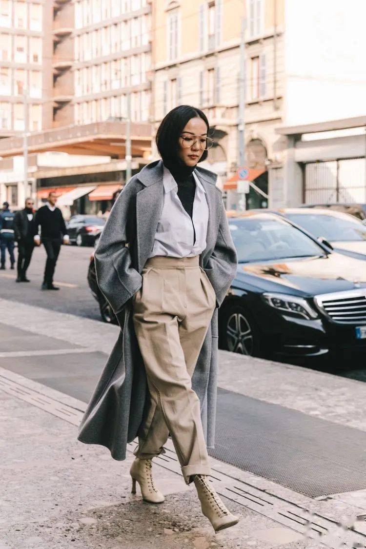 显高 中年女人想在冬天赶时髦，就从“九分裤+裸靴”开始，显高有气质