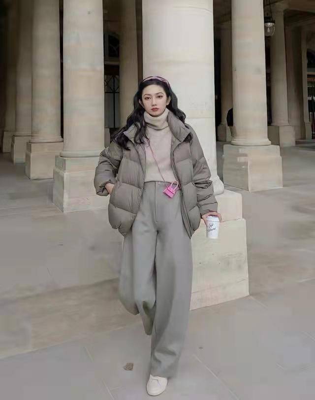 法正 讲真，“露脚踝”已经过时了，今年这几种穿法正流行，时髦又保暖