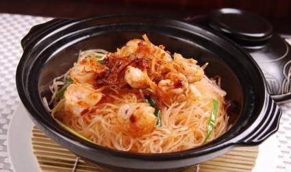 香辣干锅虾配什么炒好吃 e741dceeed9d4b0fa0a884bf5d1e171e.jpeg