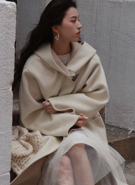 下装 巧搭下装消失的穿法，或者同色系的内搭，小短腿也能变腿精