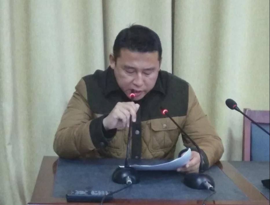 息县二高召开德育与班主任创新研讨会