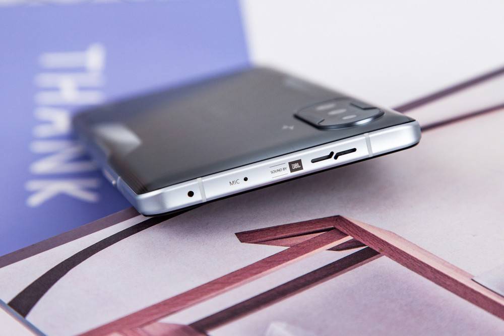 12G＋526G旗舰跌至2199，67W＋5065毫安，大电池真香