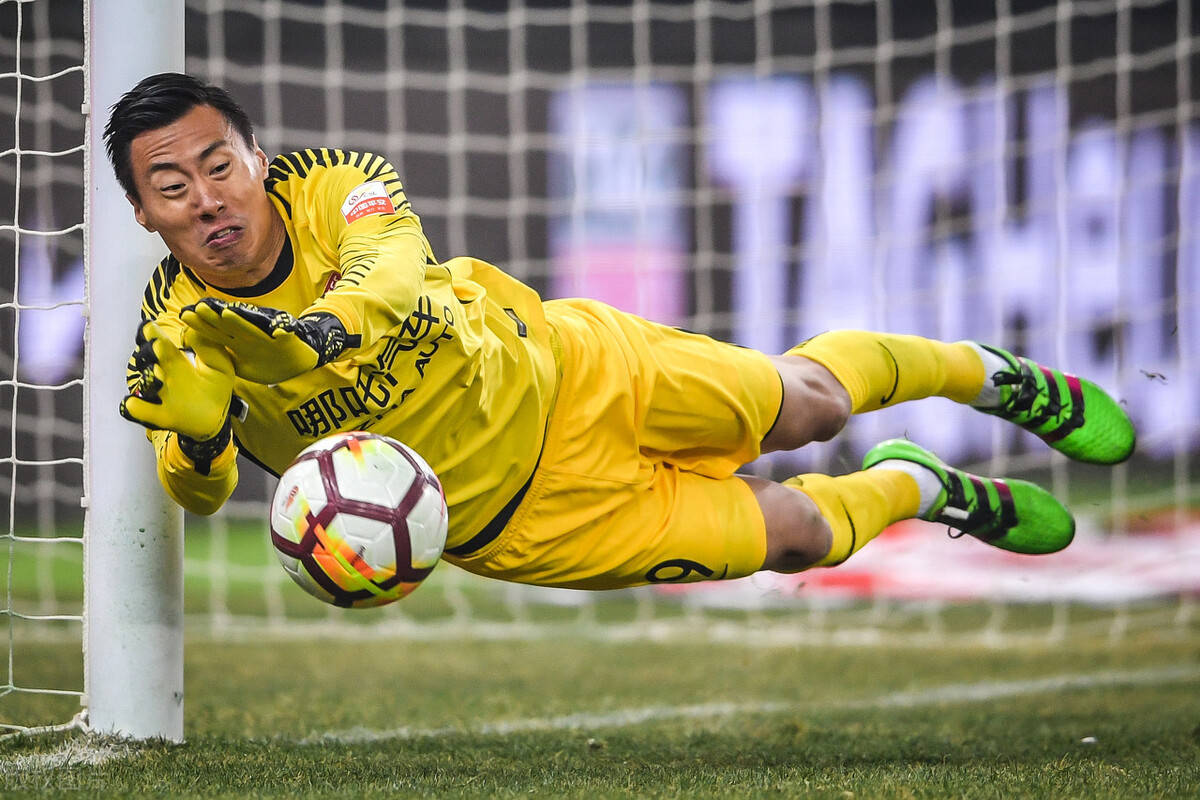 李铁昔日爱徒火了,高谈阔论甩锅球迷和媒体!