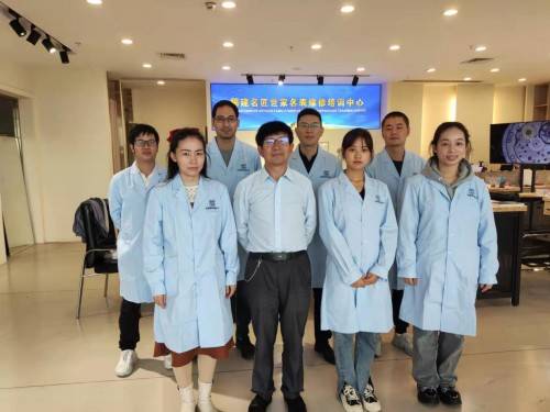 ��˾������ӱ�ά����ѵѧУѧ���ֱ���ó�ʦ?