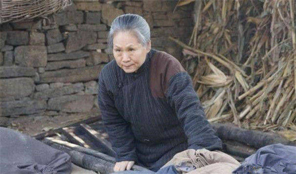 父母爱情片场 b1887699ec98422bb52da3f546d74c44.jpeg