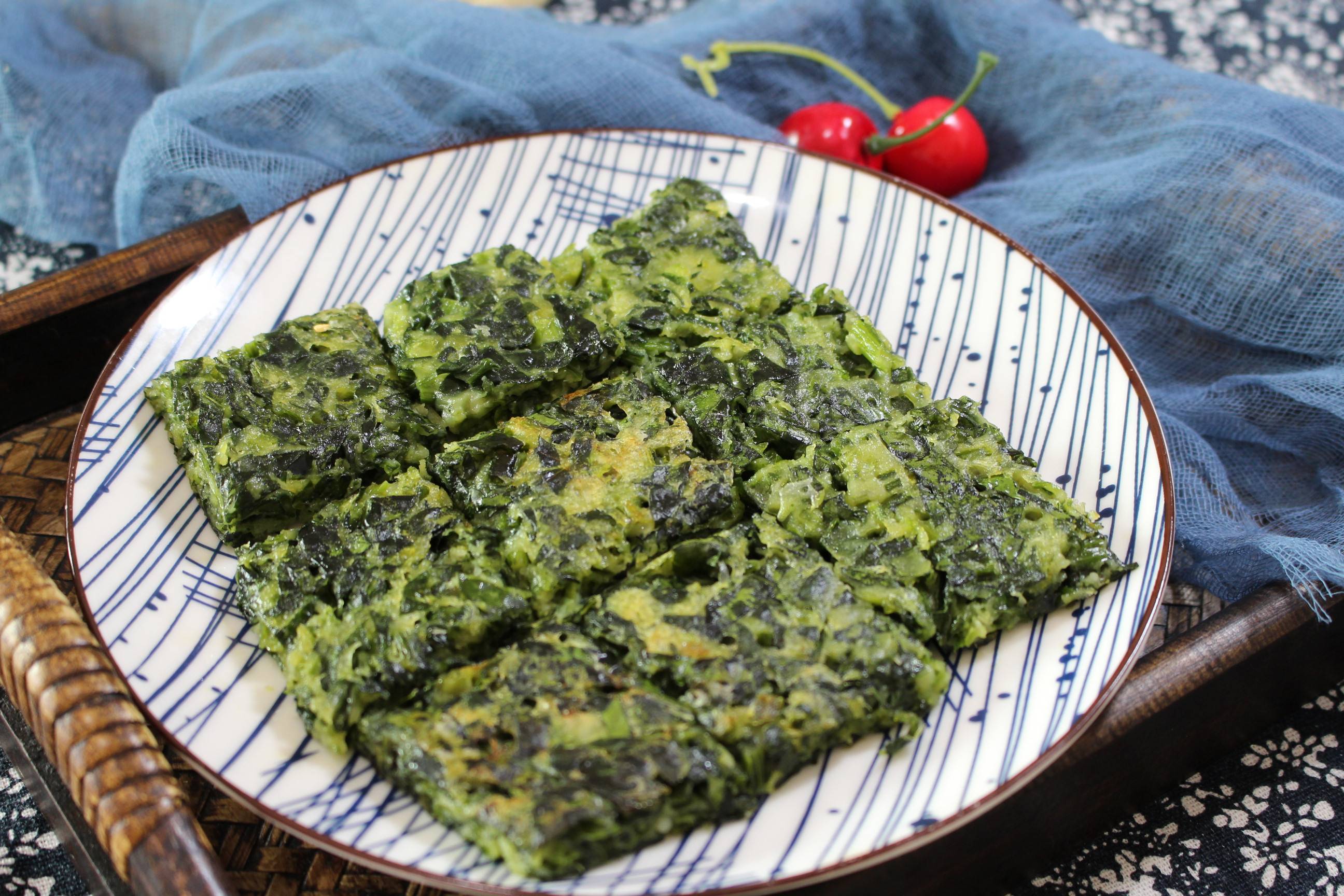 原创小雪过后遇到菠菜别手软1次买3斤做成煎菜鲜香入味