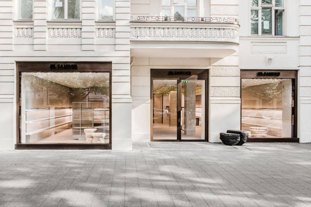 融合与平衡意大利建筑师andreatognon解密valextra门店中的米兰态度