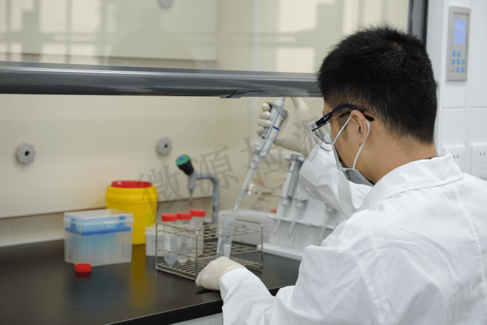 护发白发转黑发靠谱吗？从头发的化学成分讲如何白发变青丝！