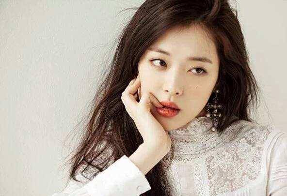 韩女团f X 十周年 雪莉退出宋茜到期 女团近况怎样 Amber