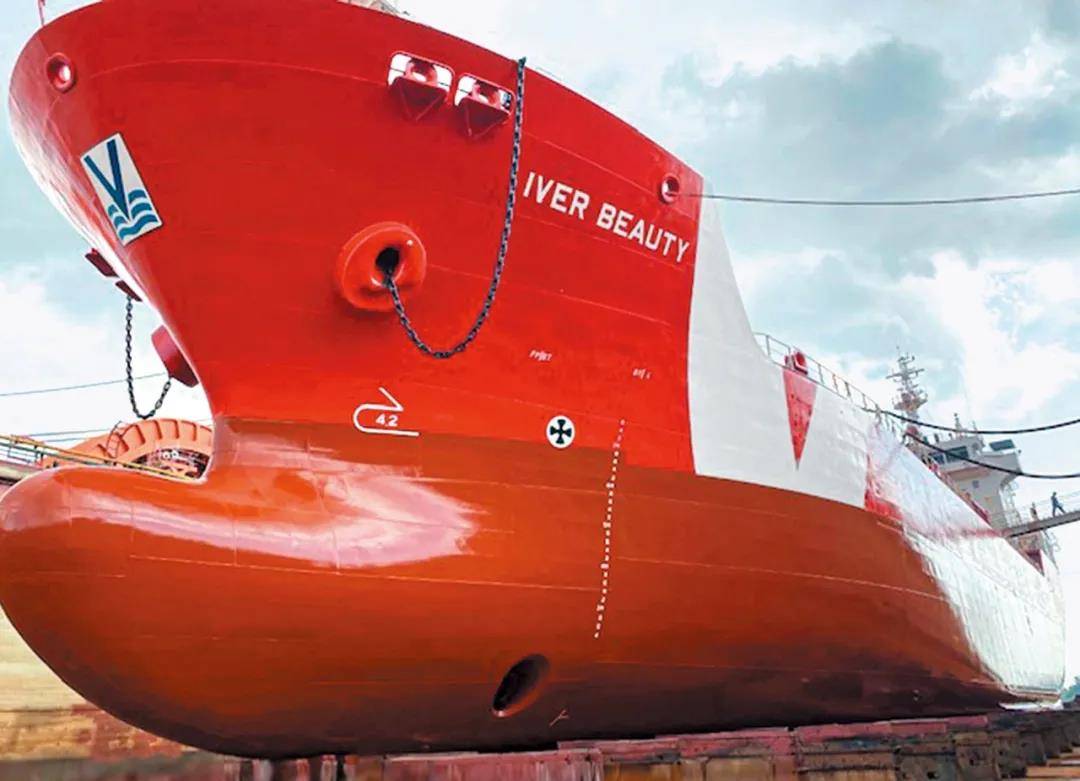 海虹老人三道涂层船体保护系统:降低成本,减少排放及外来物种的扩散