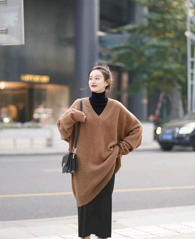 黑色 这才是毛衣的正确穿搭,简单优雅又减龄,轻松穿出20岁的感觉