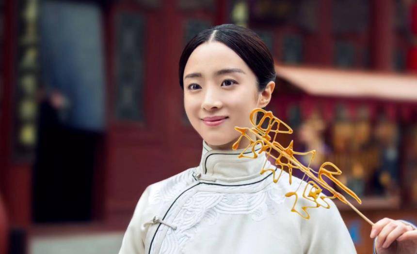 唐人一姐胡冰卿,未曾大红,已经学会装腔作势_绯闻