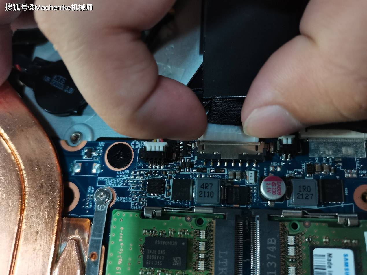 电脑风扇怎么换 ced9f53ce2404c01b6dad9d20cb88838.jpeg