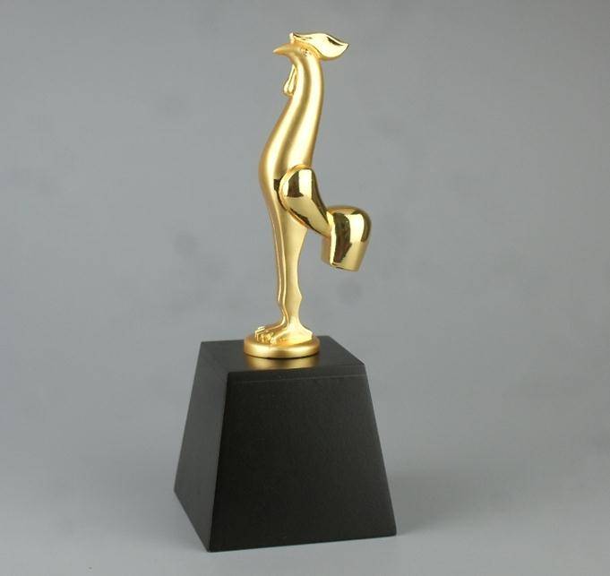 黄海|金鸡奖的崛起之路，网友们替海报操碎了心，他是呼声最高的设计者