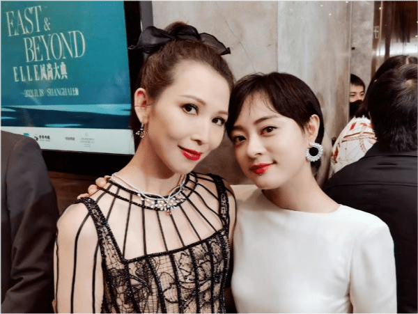 塑造出 《甄嬛传》回忆杀！蔡少芬孙俪靠头合照太亲密，蔡少芬穿黑裙太惊艳