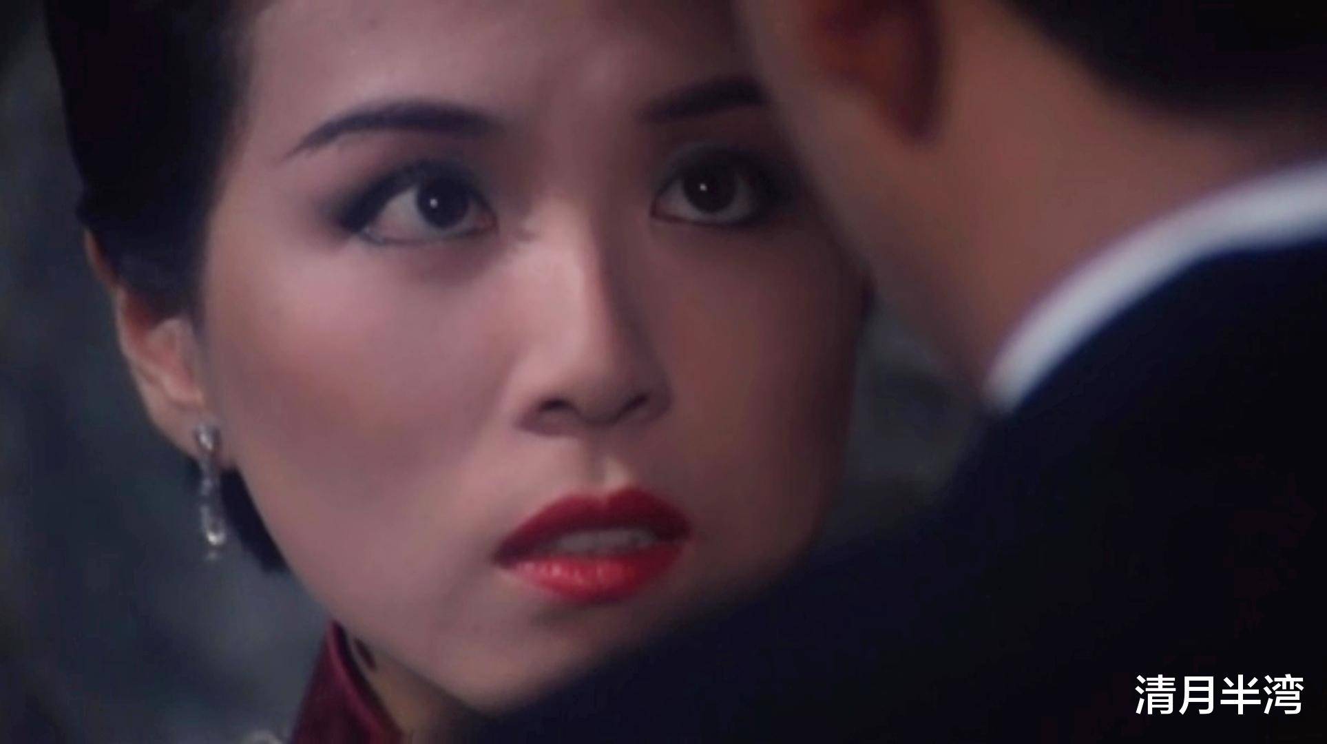 邓萃雯凸嘴也好看的6位港风女星,“面部缺陷”强化辨识度,还性感洋气