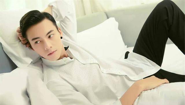 悍城演员表刘立立年轻时就是校花级人物