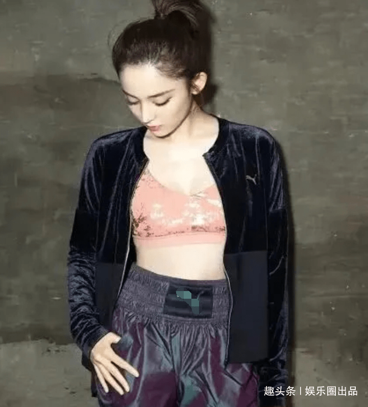 观众 27岁古力娜扎穿运动装拍照，穿外套形同虚设，好身材完全藏不住