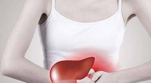 肝脏|这2个习惯是伤肝“加速器”，身体有2红、2痛，快查肝功能