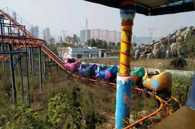 湖南一座烂尾游乐园火了,当年曾经媲美迪士尼,将或迎新发展_原因