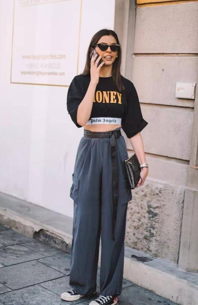 什么 西装整套穿过时了，现在流行“上短下长”搭配，lisa泫雅都上头了