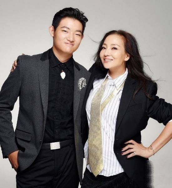 凭身份"百变"扬名,遗憾未给儿子争取到父爱_马羚_时装_茅迪芳