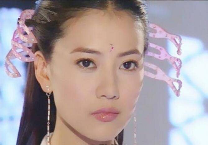 塑料 古装剧中戴透明塑料发饰的女子:个个都很美!