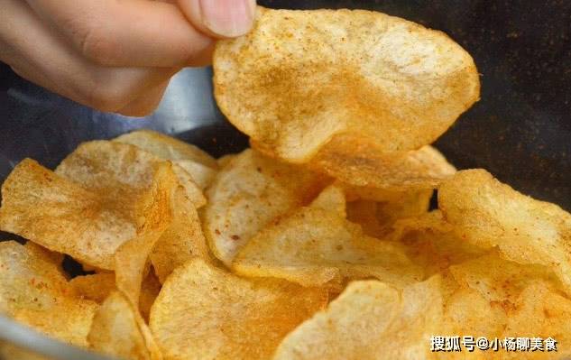 时间|想吃薯片别再出去买！5分钟轻松搞定，做一锅不到一块钱，超好吃