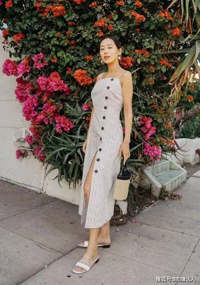 带着 2020年早春流行穿这款“平底鞋”,比高跟鞋舒适,比小白鞋时髦!