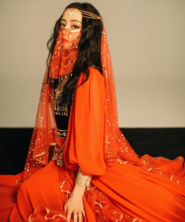 四十人的舞蹈造型 7223823a72304945bc182c01d87beb2b.png