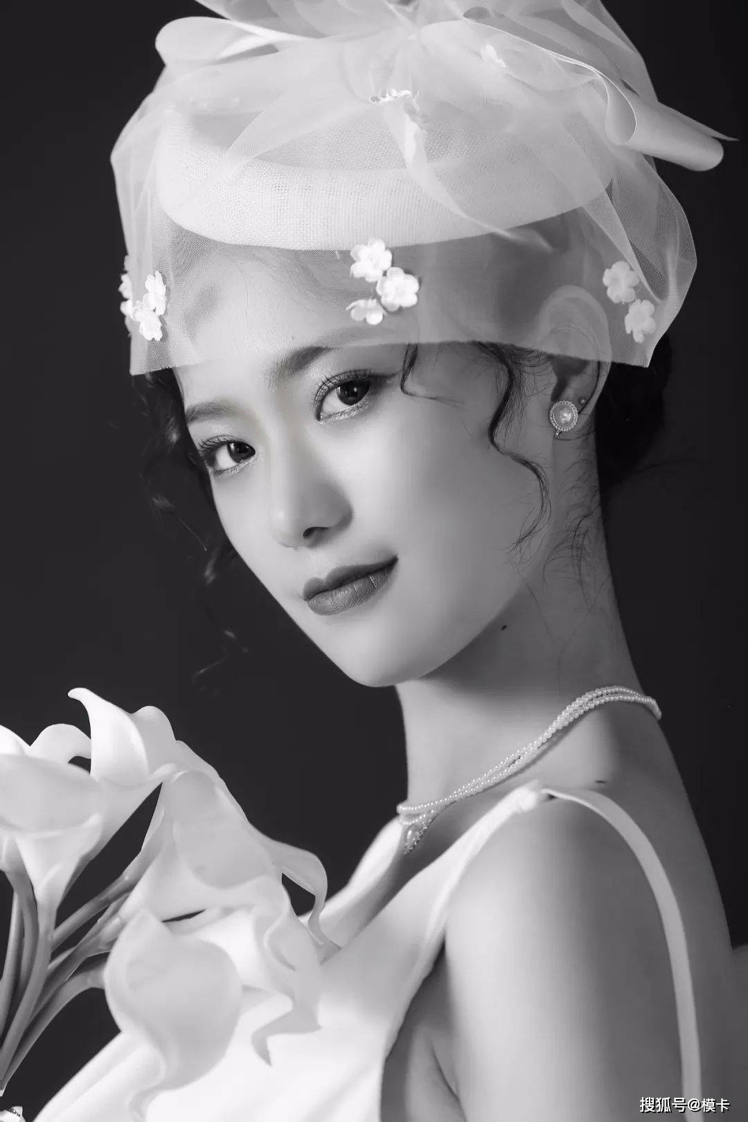 cc:身高174cm,20岁,性格谦虚,风格独特丨《艺人星周刊》vol.134