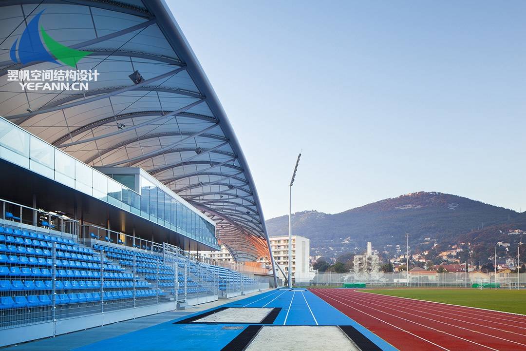 利奥拉格朗日体育场灵动风帆