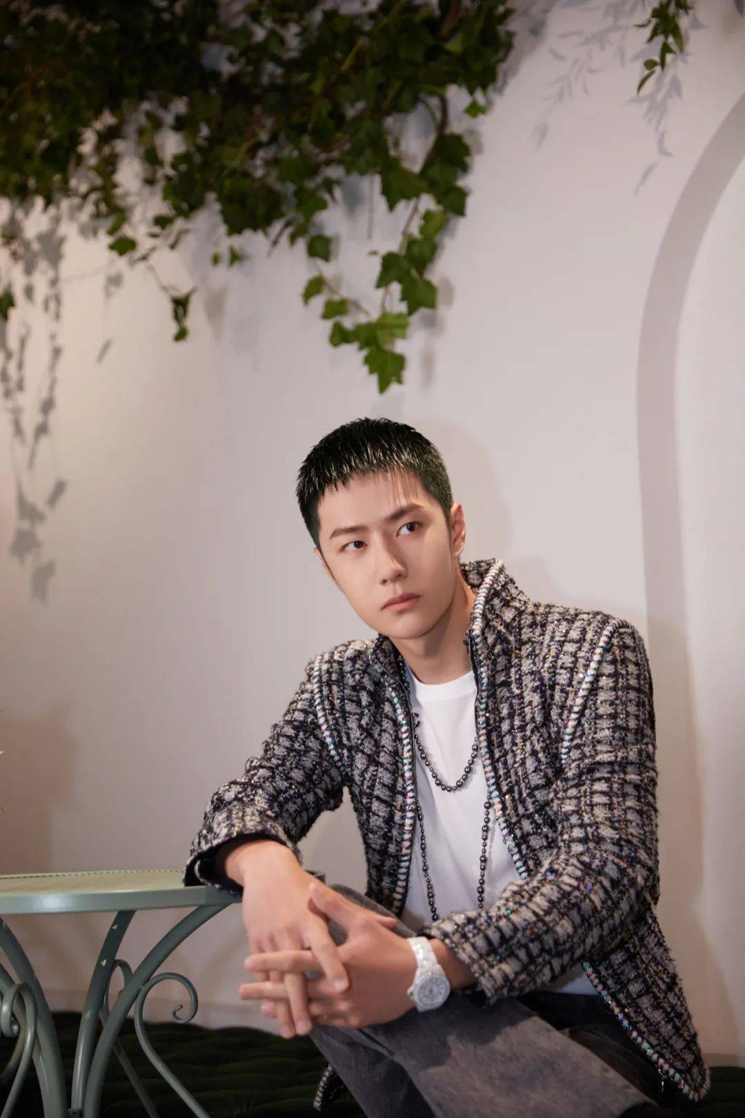 节日为什么年底聚会的温暖时刻，都少不了CHANEL珠宝腕表的见证？