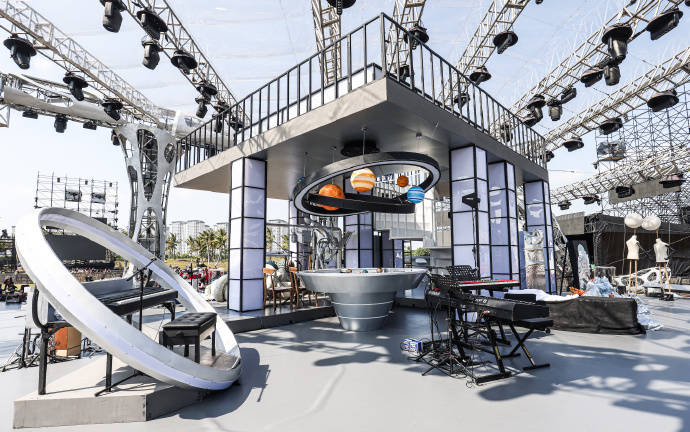 新歌|华晨宇火星演唱会新歌首唱！开启《飞行模式》进入火星乐园狂欢