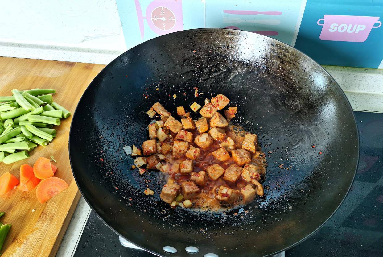 炒什么菜放辣椒面 f8c26cb0b73a4c43899ad6b0fd8642a4.jpeg