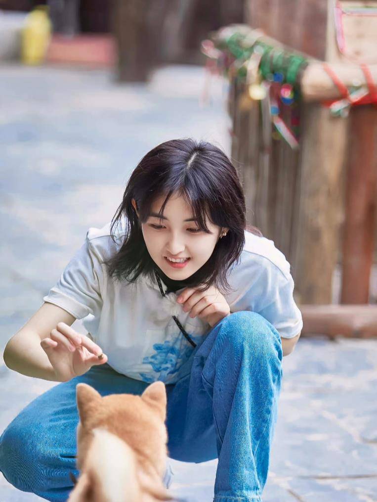长发杨幂剪短发犹如“换脸”，本以为很丑，结果全网沦陷…