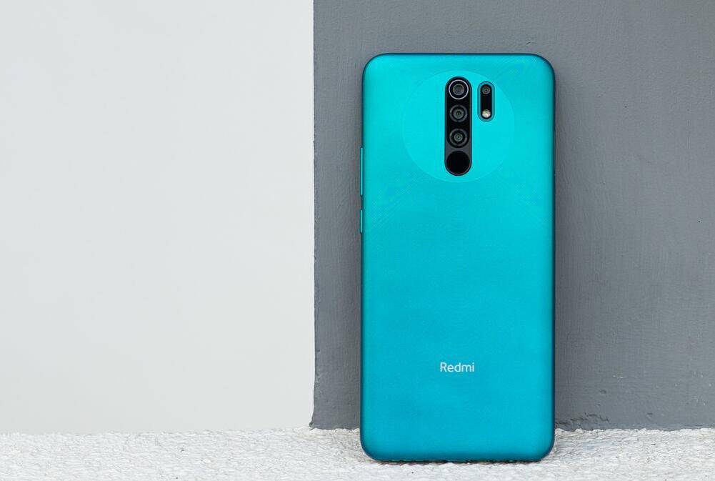 卢伟冰狂吹Note 11 4G版，并暗讽友商，但回避了核心问题