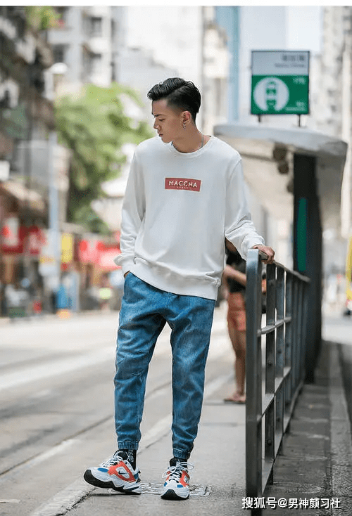 卫衣 卫衣这种万金油款都能穿得这么丑，那肯定是因为裤子