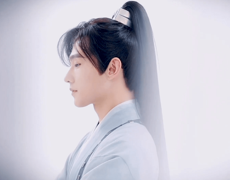 杨洋古|《且试天下》定妆照，杨洋古装高马尾帅气依旧，我却被女主美到了