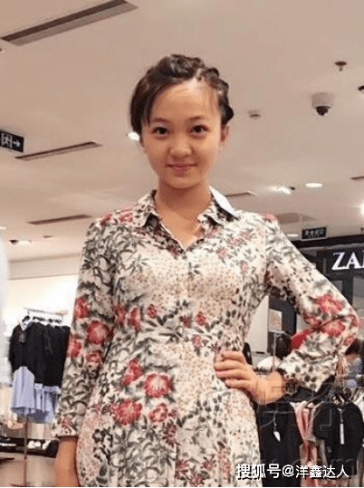 少碰 女人年纪不管多大，少碰4件一穿就显老的衣服，中年妇女既视感