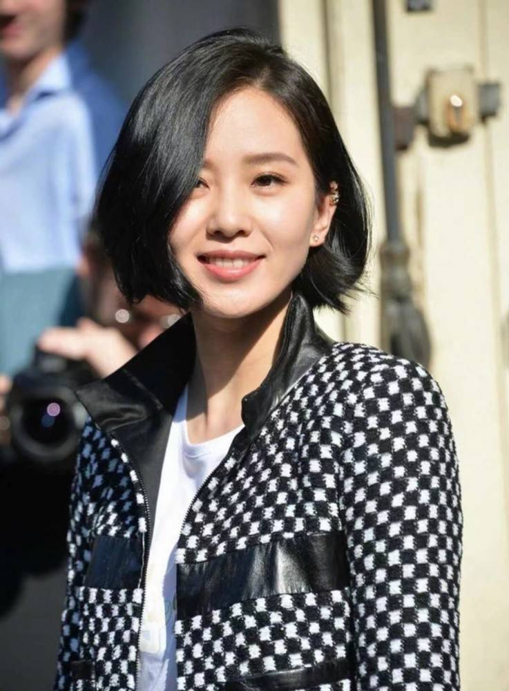 时间停止 刘诗诗这穿搭一点都看不出年龄,仿佛时间停止了一般!